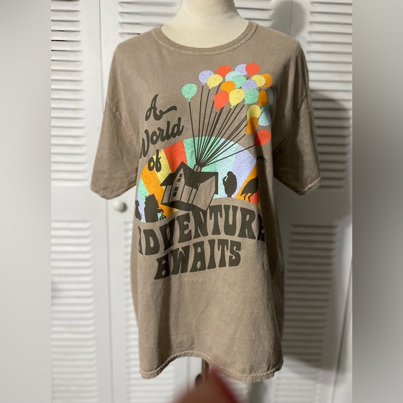PIXAR DISNEY WOMEN'S SHORT SLEEVED T-SHIRT, TAN.  GRAPHIC.  SIZE L - Picture 13 of 16